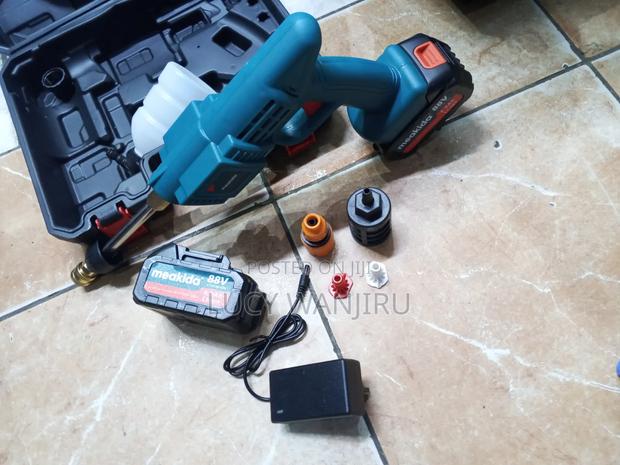 Powerful Carwash Cordless Machine