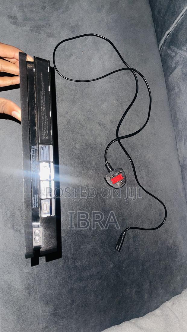 Play Station 4 - thumbnail 6