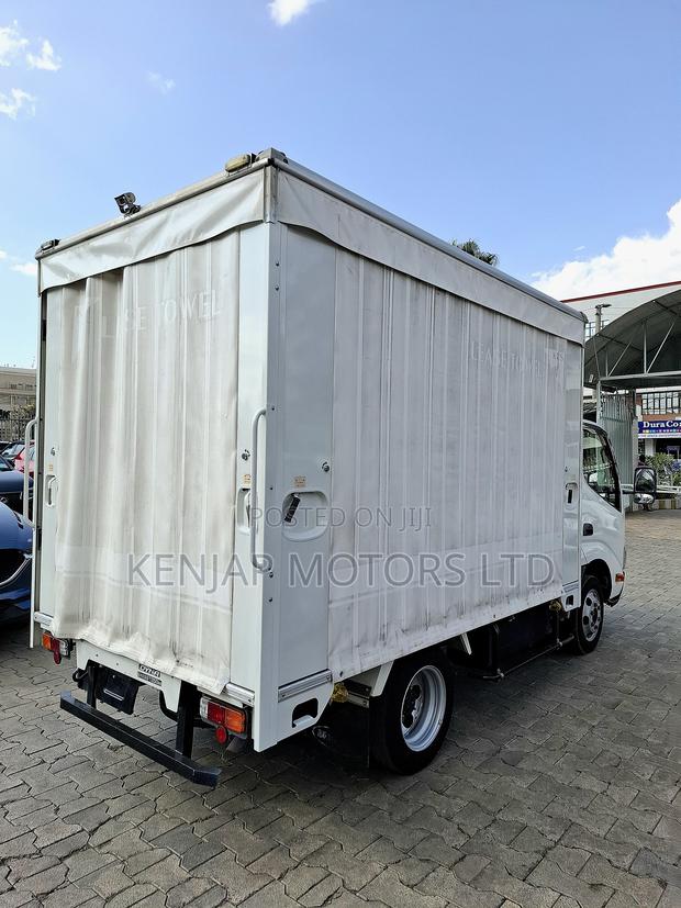 Toyota Dyna 2019 White - thumbnail 6