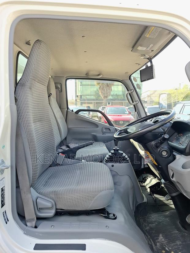 Toyota Dyna 2019 White - thumbnail 8