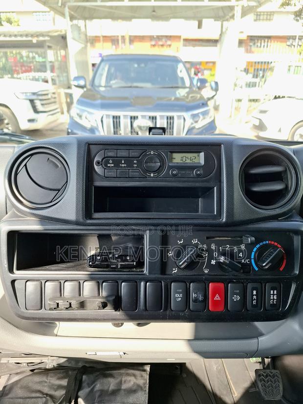 Toyota Dyna 2019 White - thumbnail 11