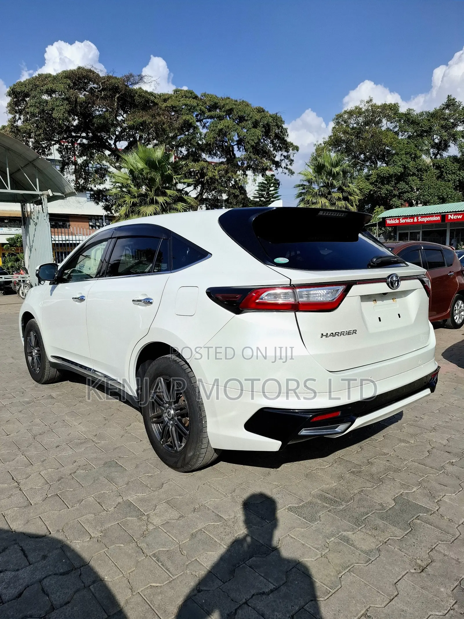 Toyota Harrier 2.0 2019 White