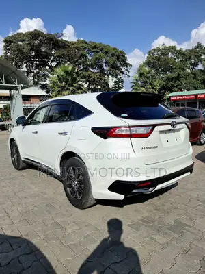 Toyota Harrier 2.0 2019 White