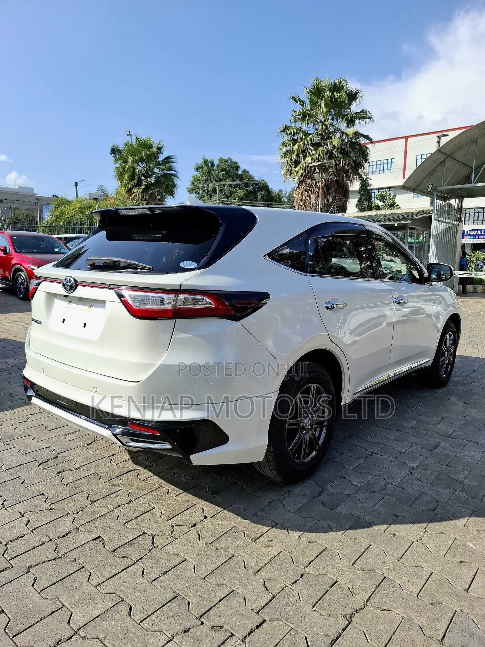 Toyota Harrier 2.0 2019 White