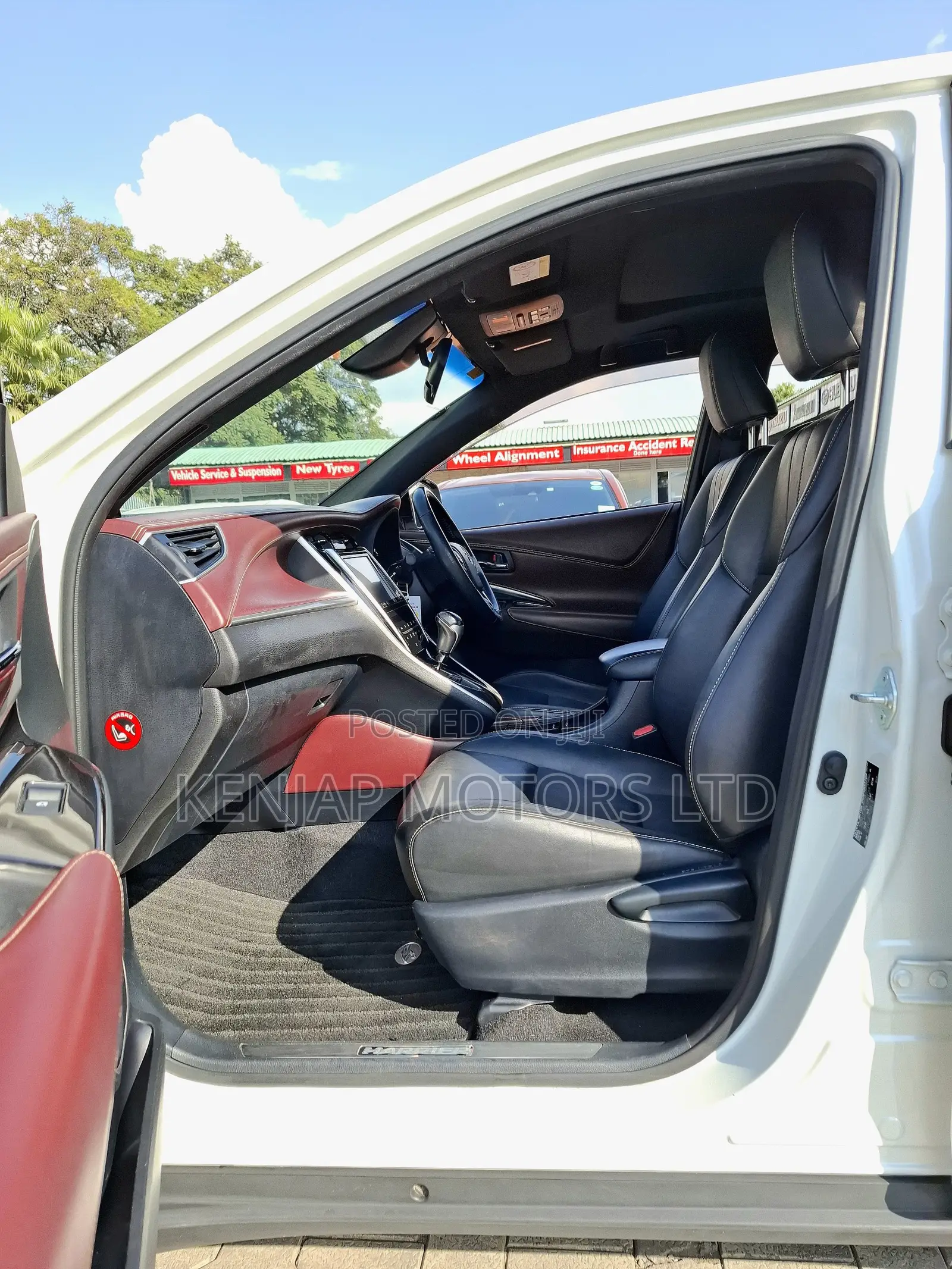 Toyota Harrier 2.0 2019 White