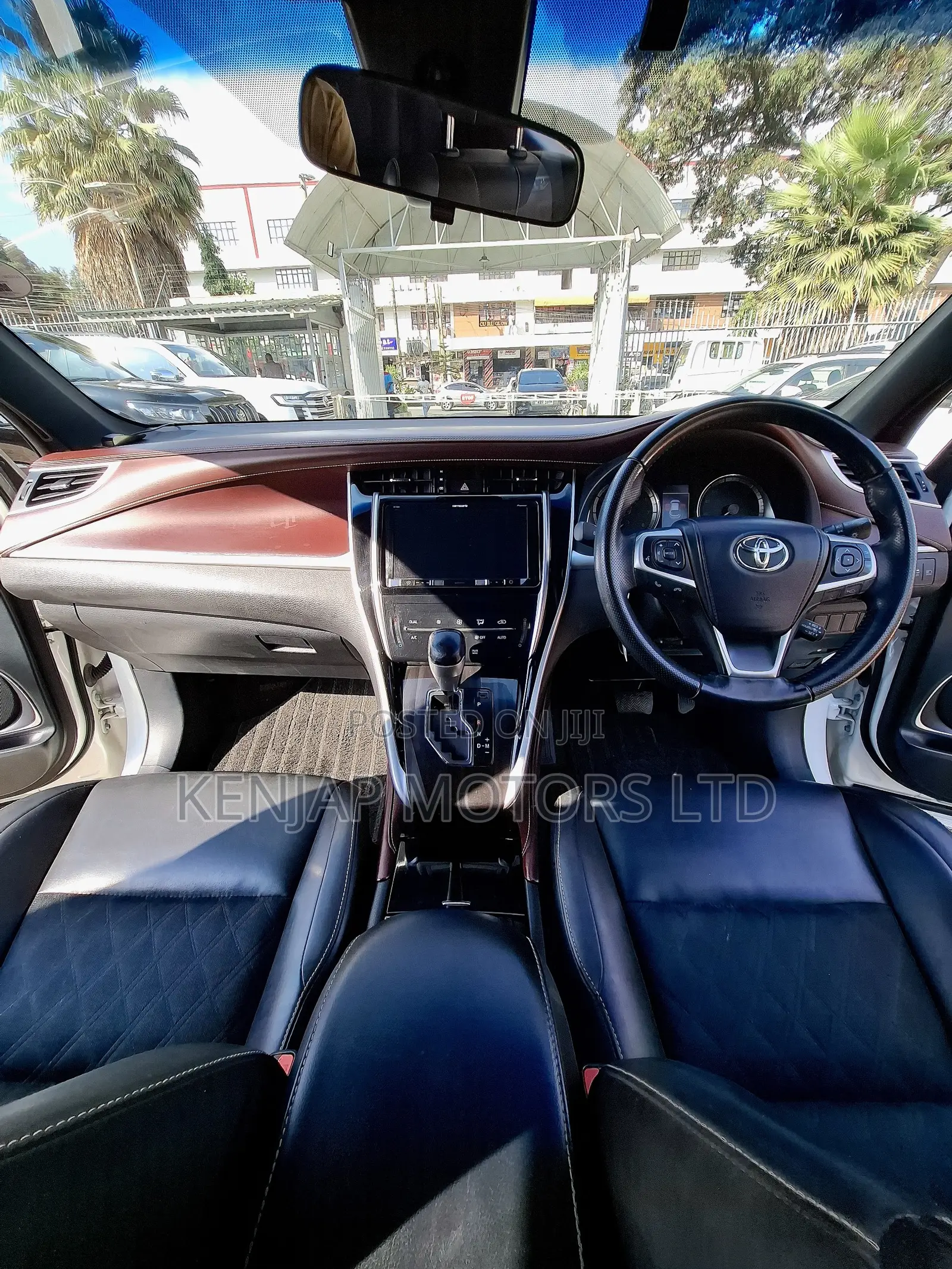 Toyota Harrier 2.0 2019 White