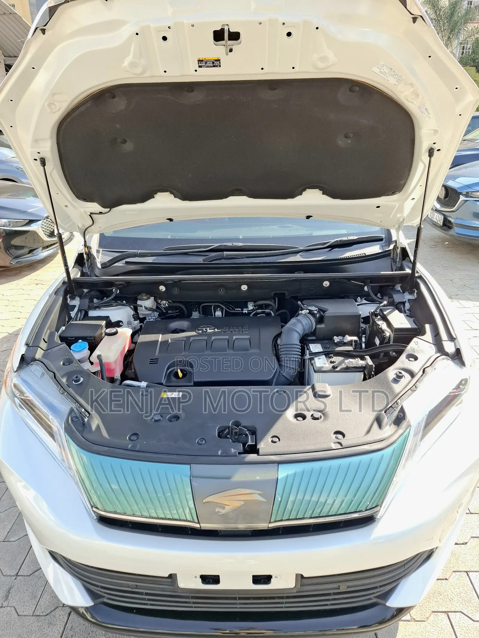 Toyota Harrier 2.0 2019 White