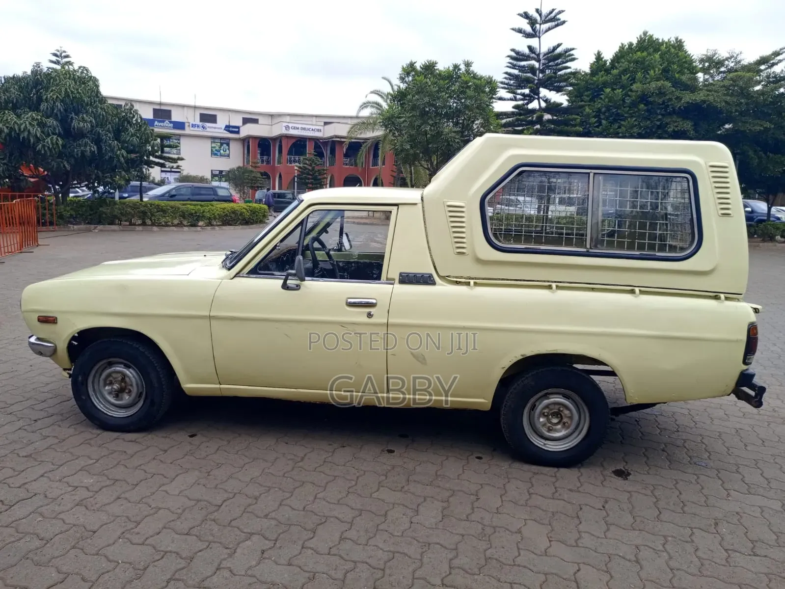 Datsun 1200 1973 Yellow