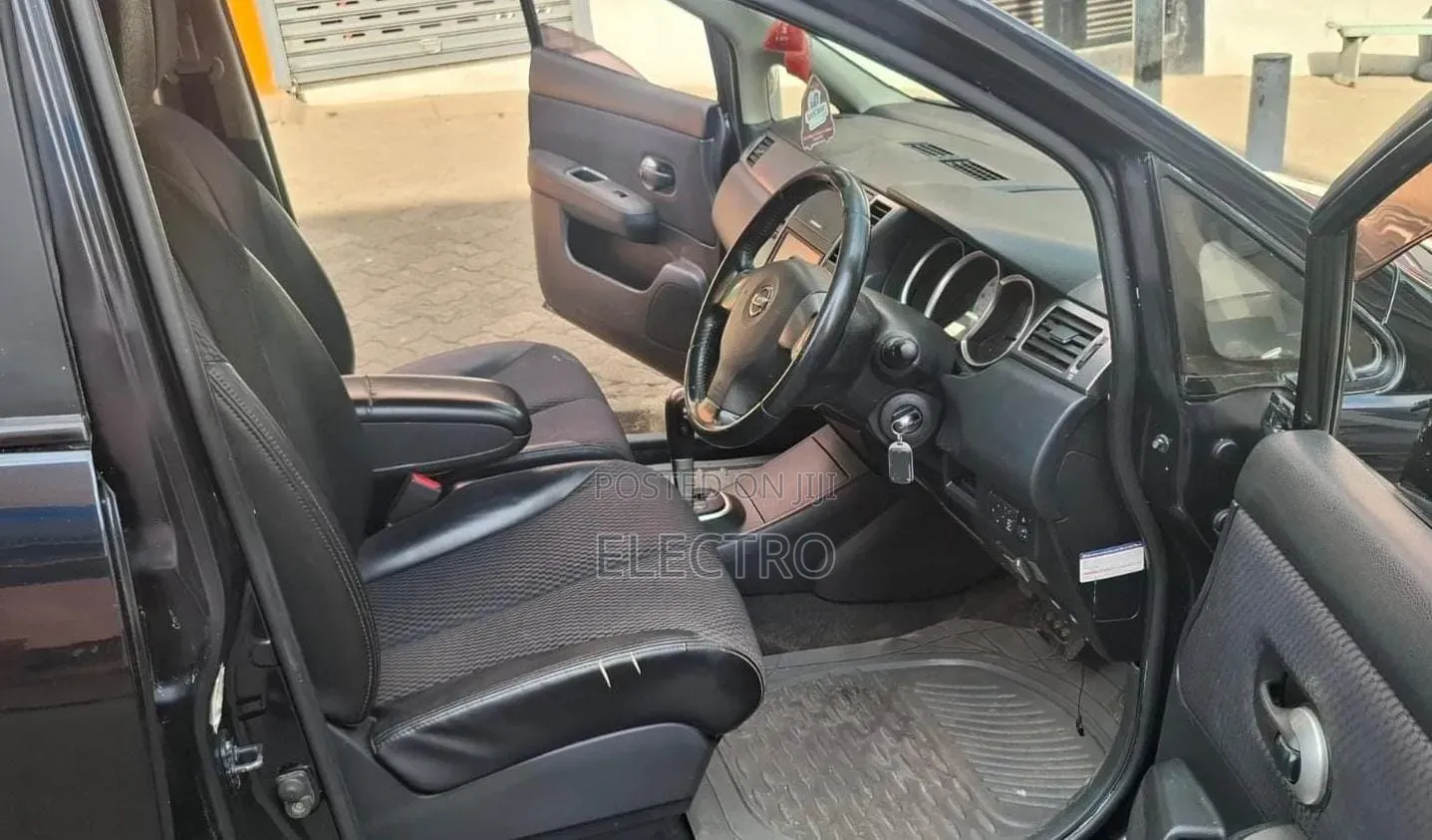 Nissan Tiida 2009 Black