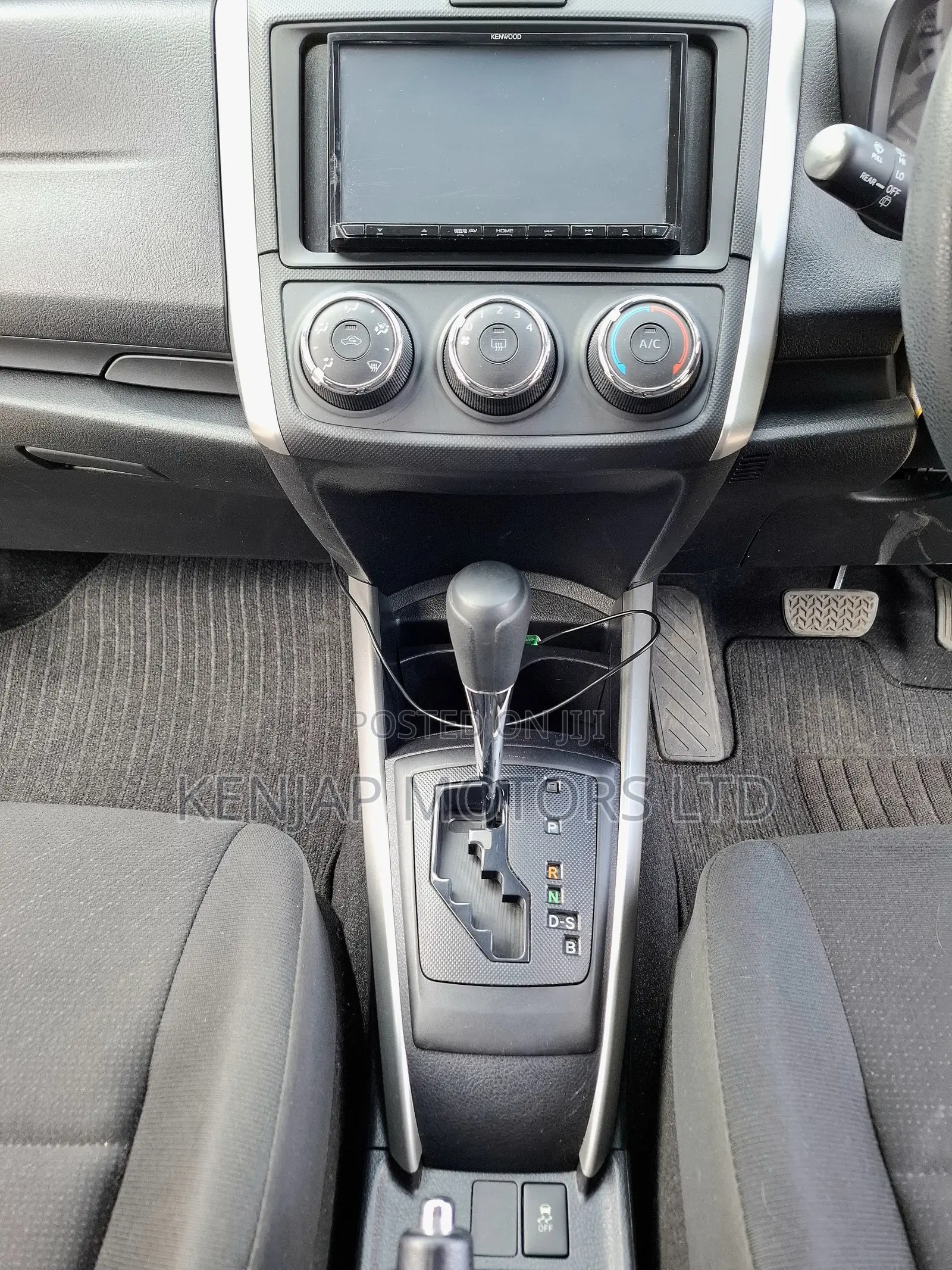 Toyota Corolla Fielder 2020 Pearl