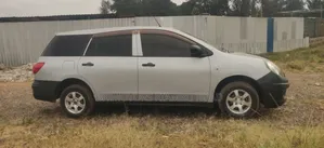 Nissan Advan 2010 Silver