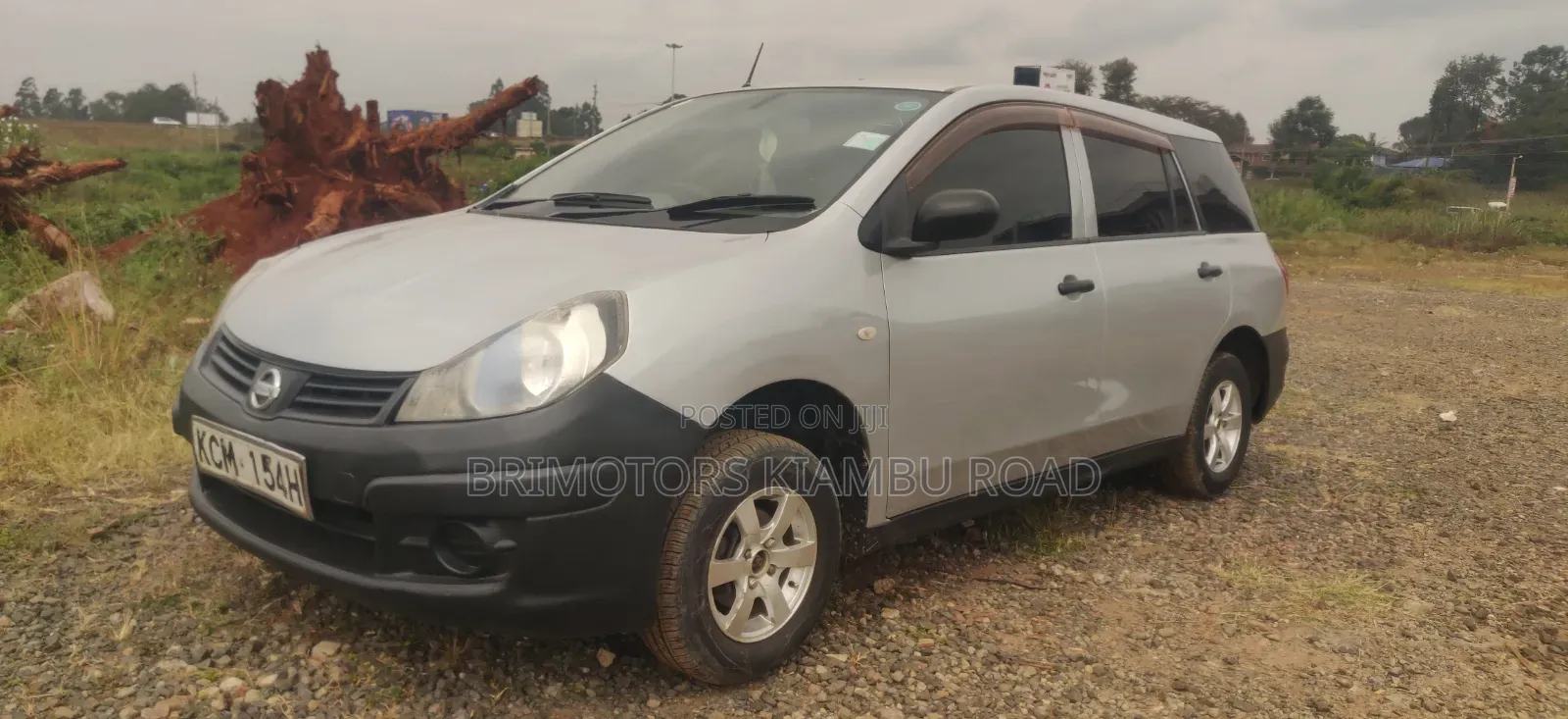 Nissan Advan 2010 Silver