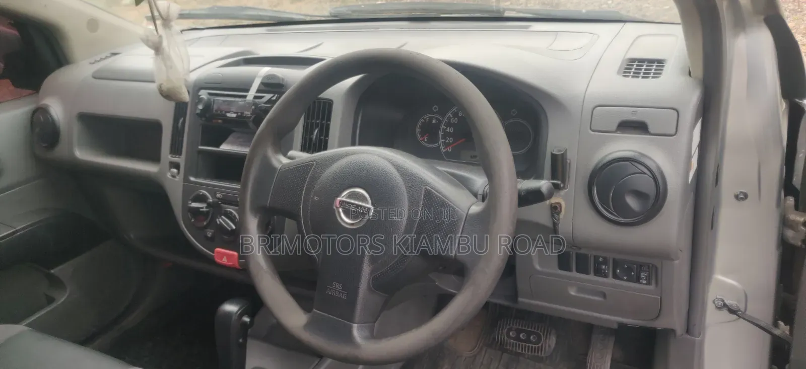 Nissan Advan 2010 Silver