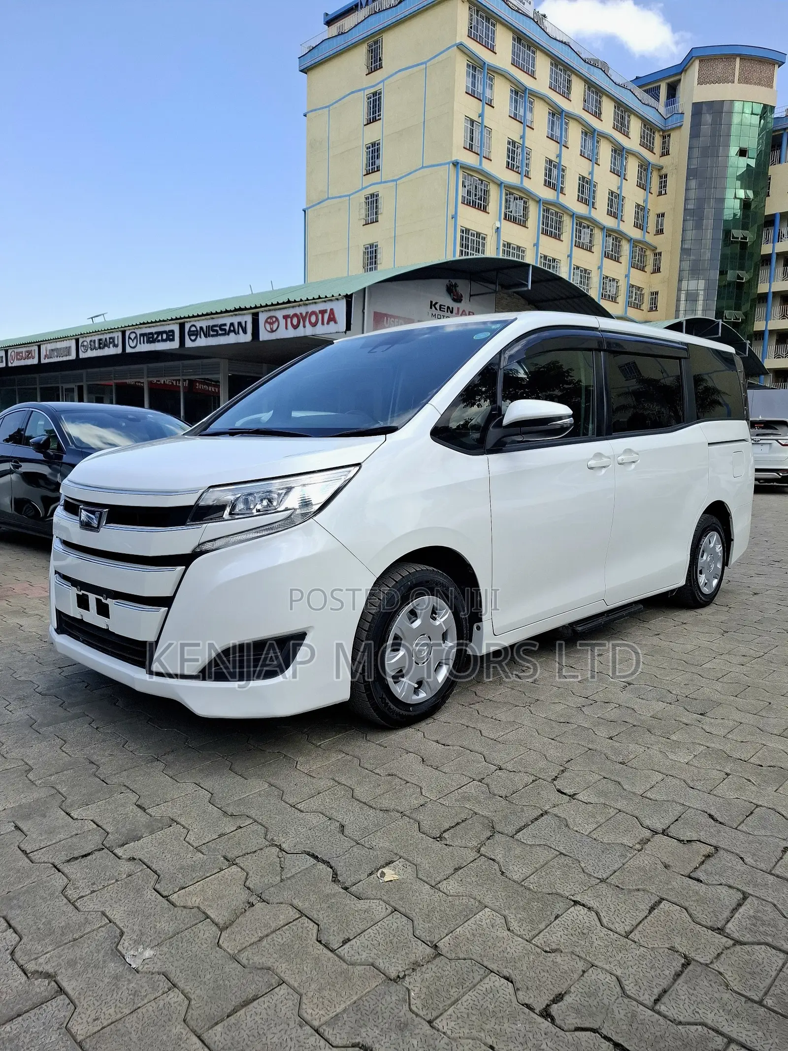 Toyota Noah 2020 White