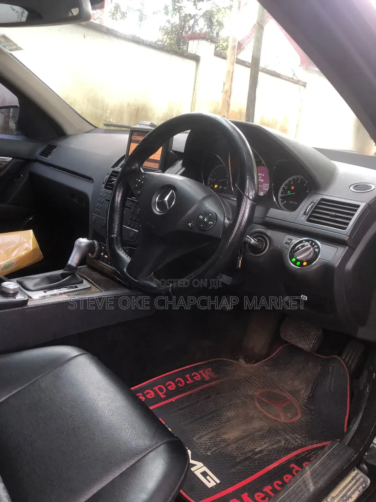 Mercedes-Benz C200 2010 Black