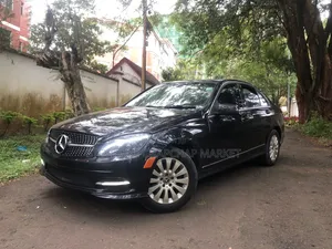 Mercedes-Benz C200 2010 Black