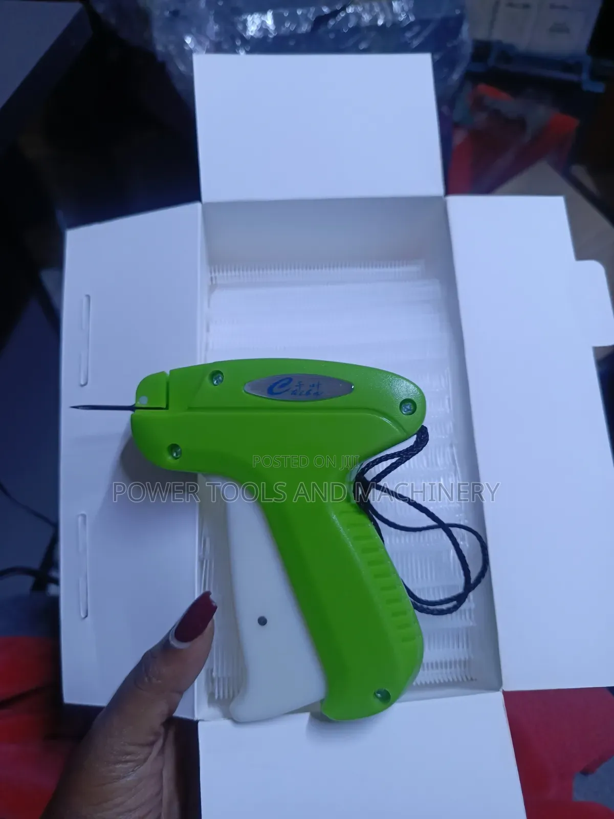 Tagging Gun Plus 5000pcs Tagging Pins