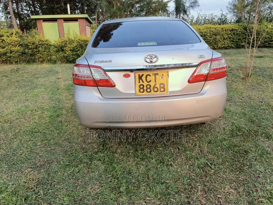 Toyota Premio 2015 Silver