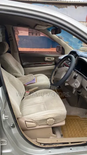 Toyota Gaia 2003 Silver