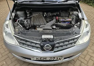 Nissan Tiida 2011 Silver