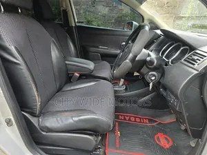 Nissan Tiida 2011 Silver