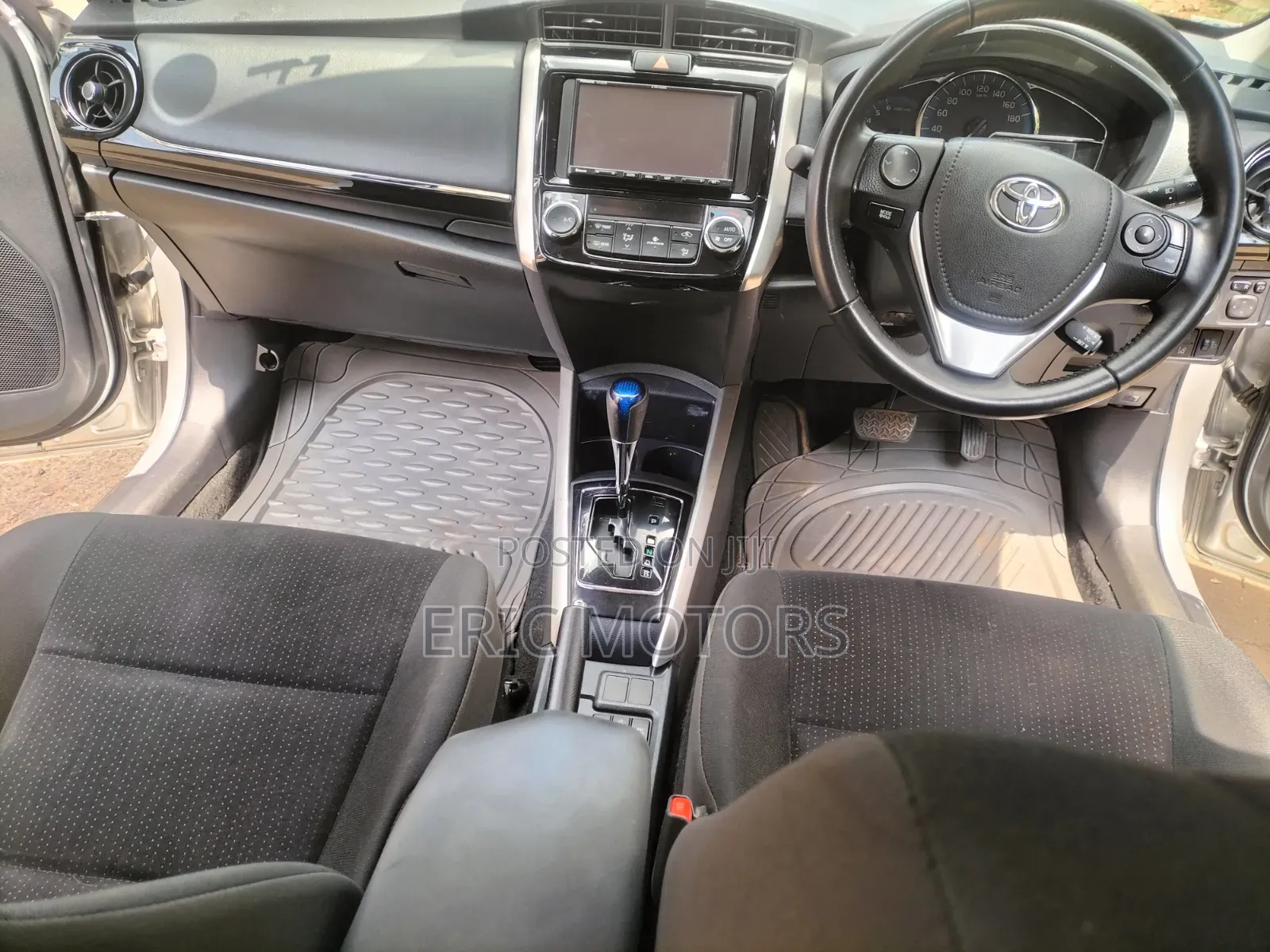 Toyota Corolla Fielder 2019 Silver