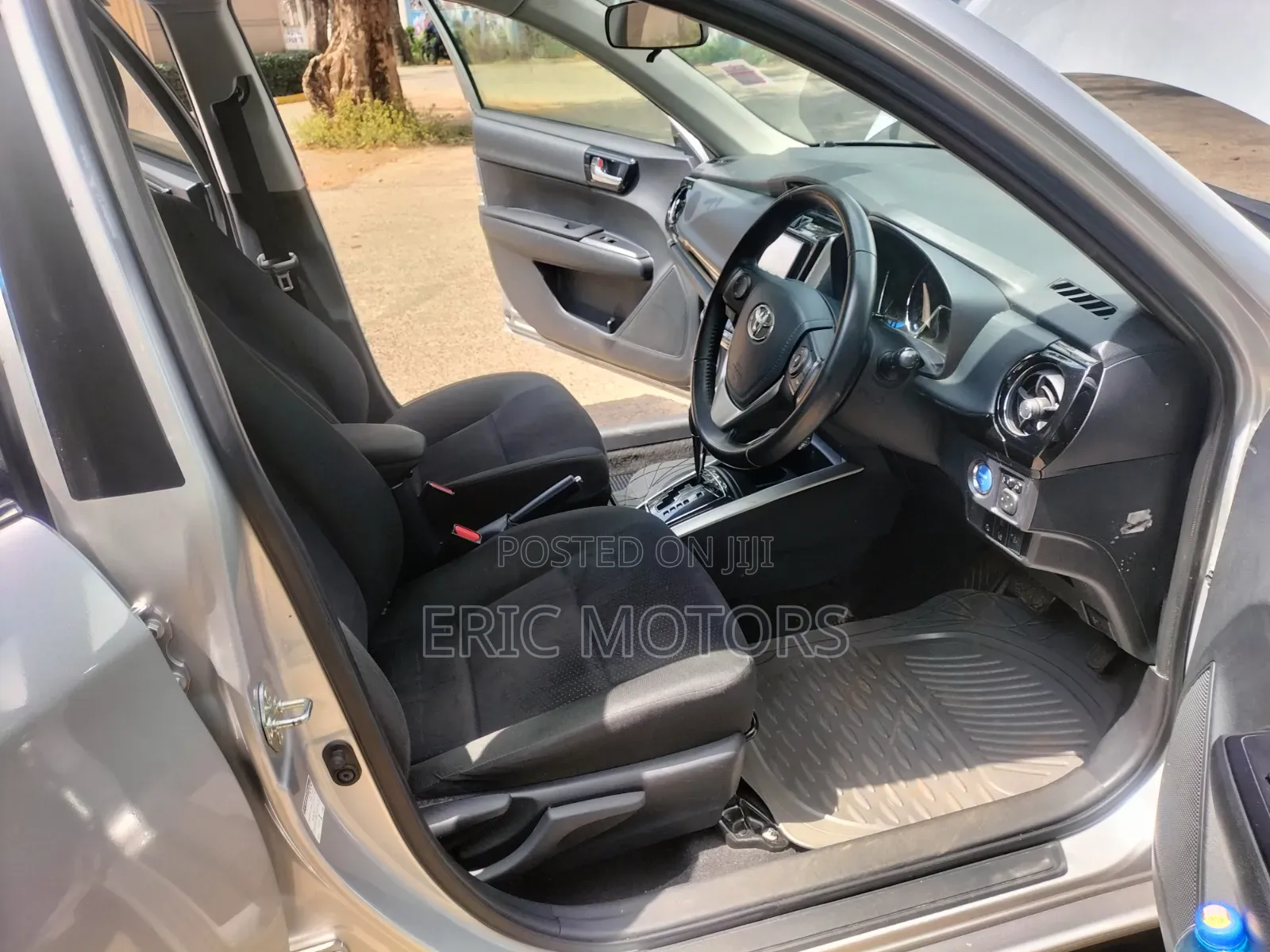 Toyota Corolla Fielder 2019 Silver