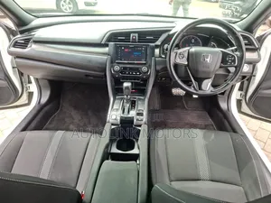 Honda Civic 2019 White