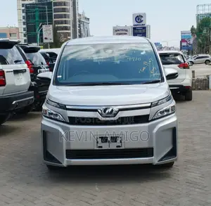 Toyota Voxy 2019 Silver