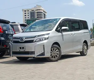 Toyota Voxy 2019 Silver