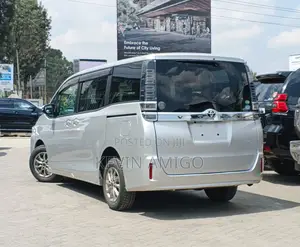Toyota Voxy 2019 Silver