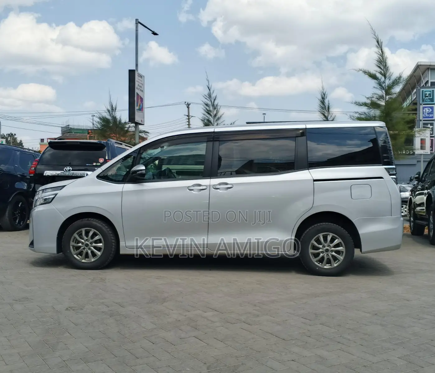 Toyota Voxy 2019 Silver