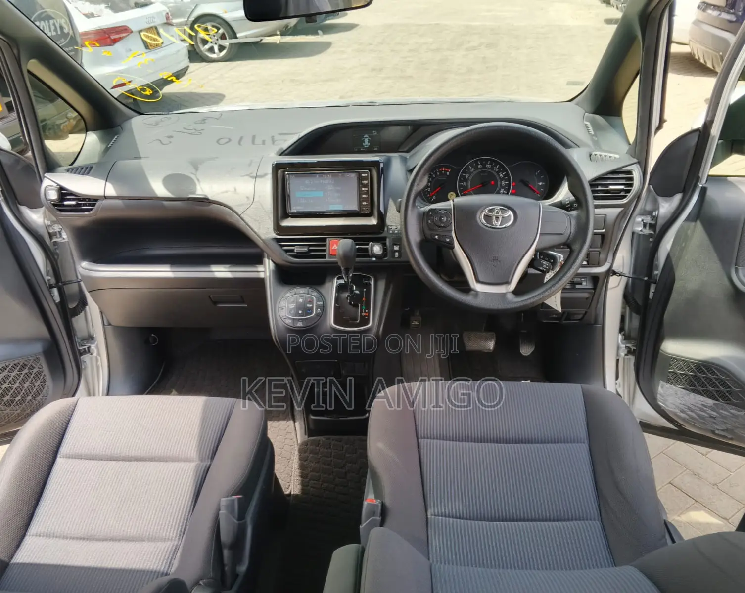 Toyota Voxy 2019 Silver