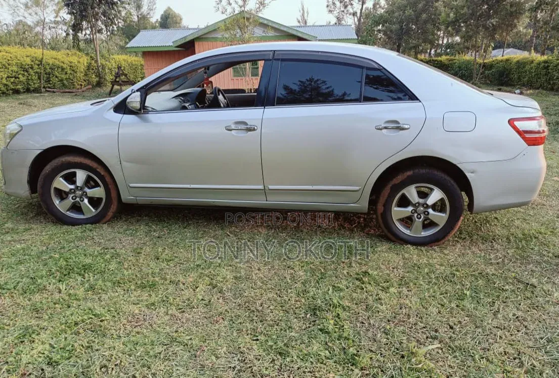 Toyota Premio 2015 Silver