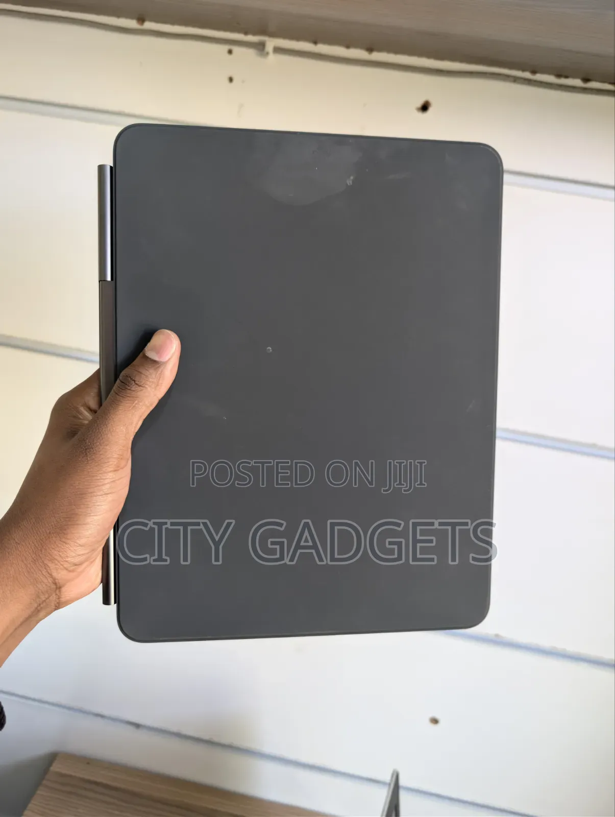 Apple Magic Keyboard M4 M5 13 Inches