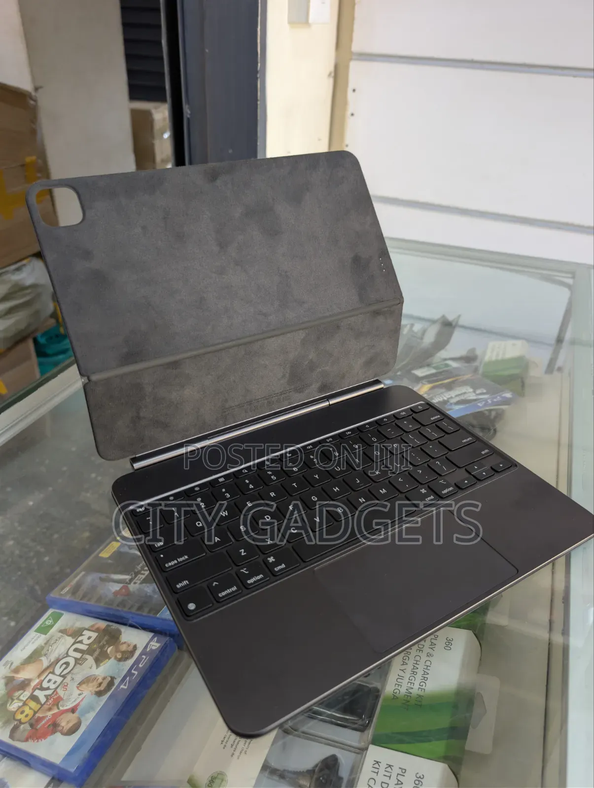 Apple Magic Keyboard M4 M5 13 Inches