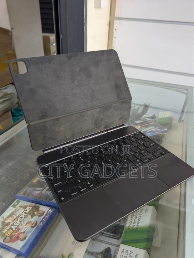 Apple Magic Keyboard M4 M5 13 Inches - thumbnail 4