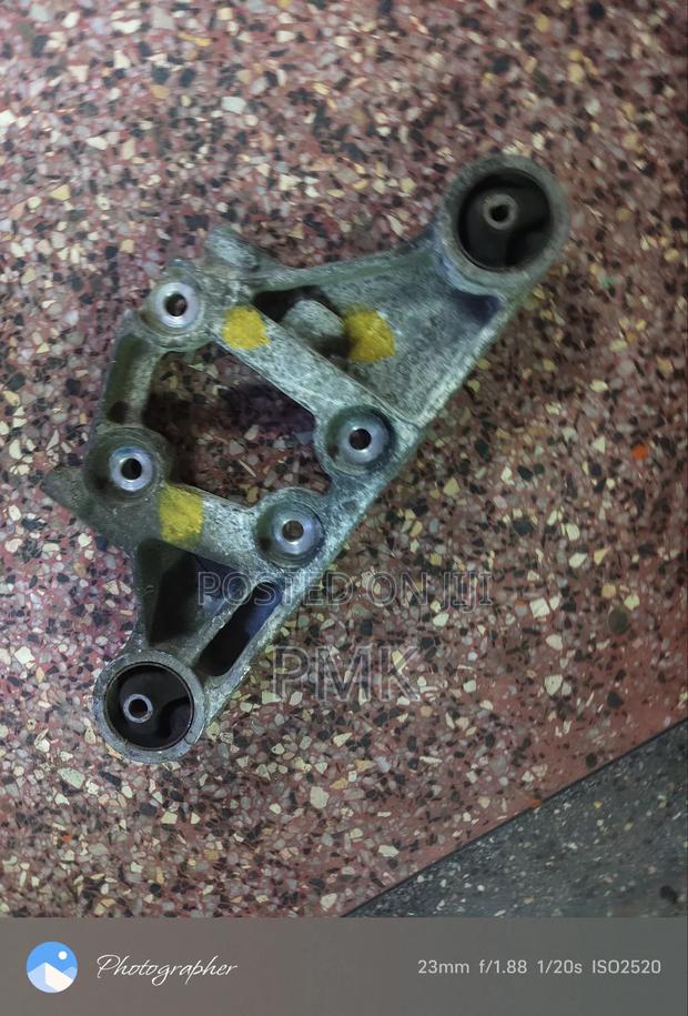 Toyota Noah 4wd Rear Diff Mountain - main view