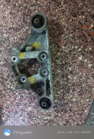 Toyota Noah 4wd Rear Diff Mountain
