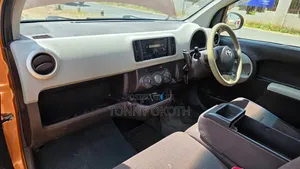 Toyota Passo 2012 Orange
