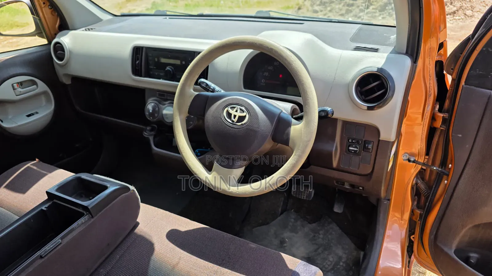 Toyota Passo 2012 Orange