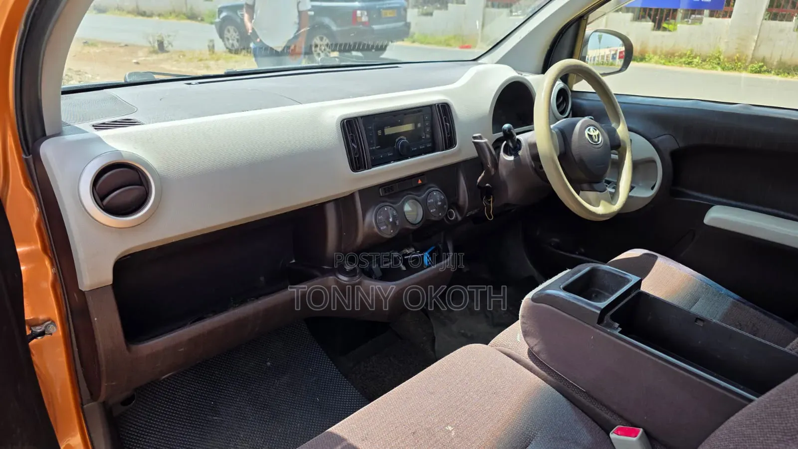 Toyota Passo 2012 Orange