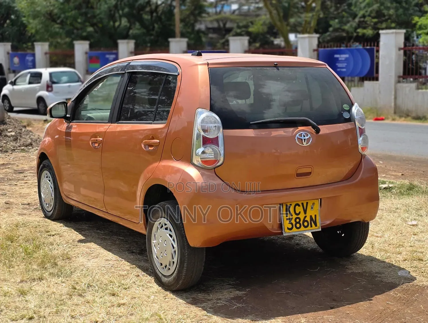 Toyota Passo 2012 Orange
