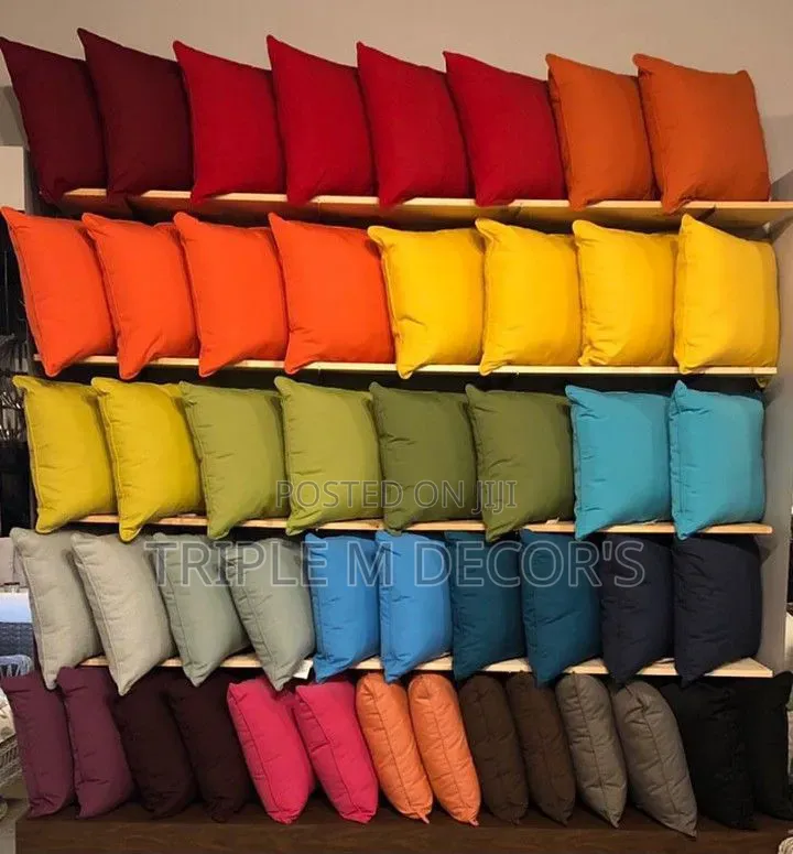 Quality Fabric Throws Pillows