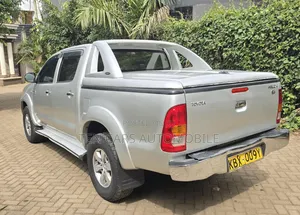 Toyota Hilux 2007 Silver