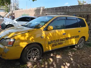 Toyota Gaia 2003 Yellow
