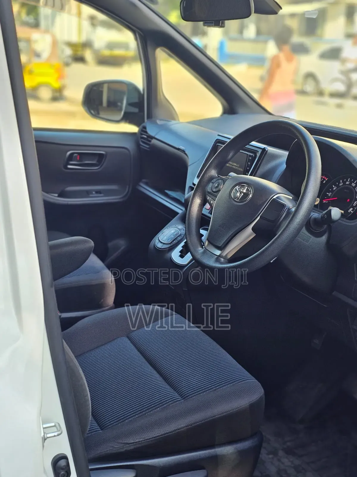Toyota Noah 2019 White