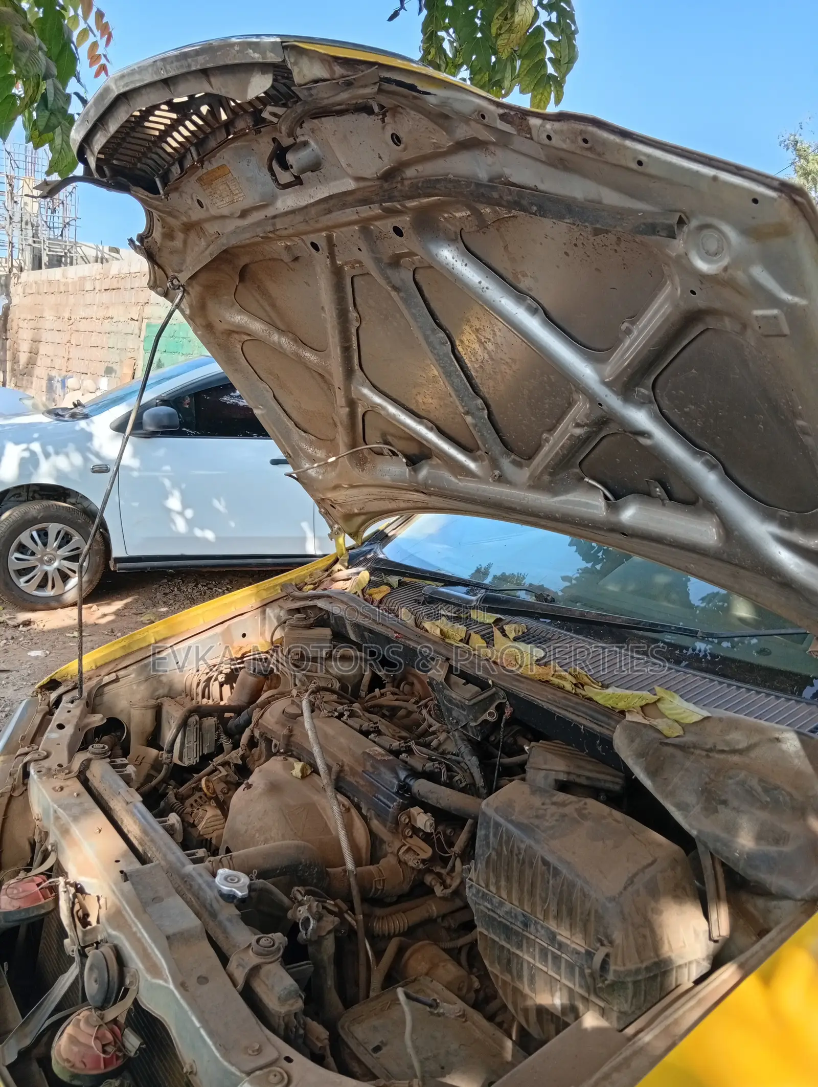 Toyota Gaia 2003 Yellow