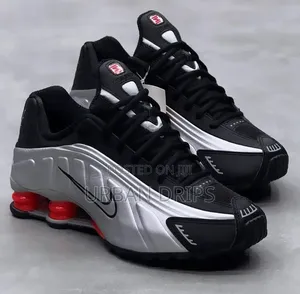 Nike Shoxs