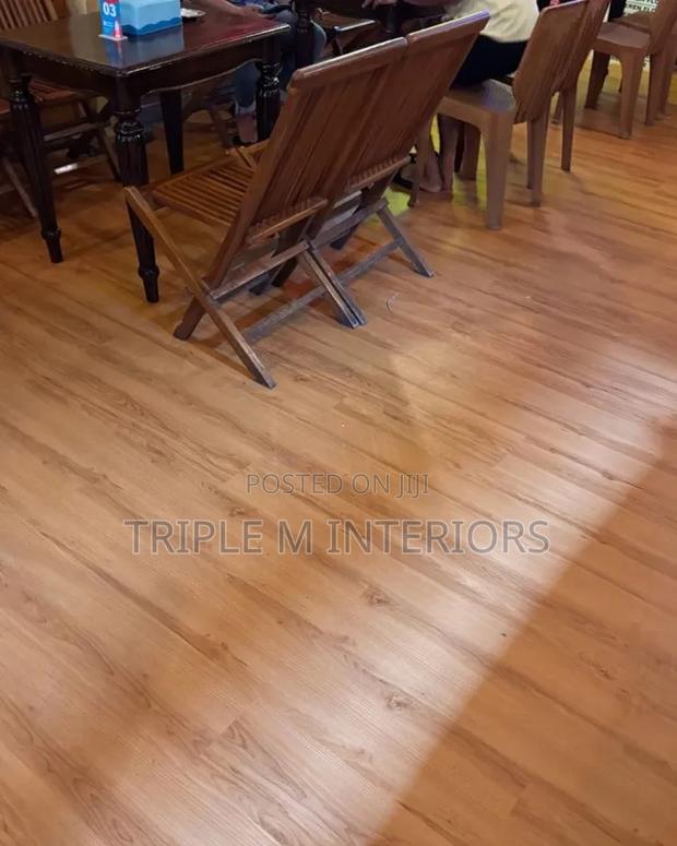 Vintage Distressed Wood SPC Flooring - thumbnail 2